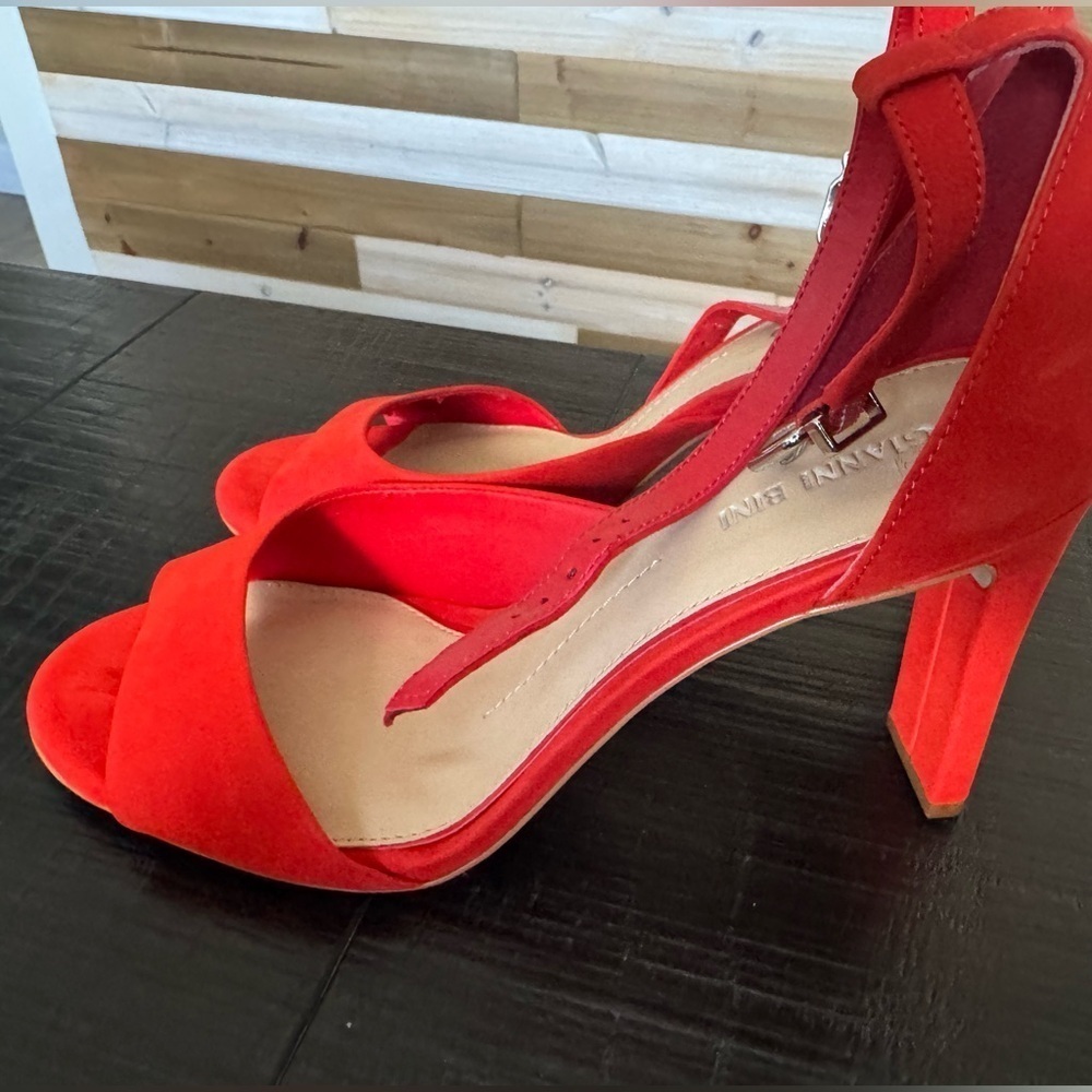 Gianni Bini heeled strapy sandal Red Suede SZ 10 New - Picture 9 of 11